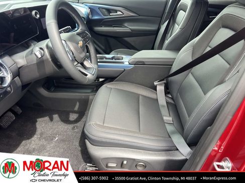Certified 2024 Chevrolet Equinox EV LT AWD/4WD image 18
