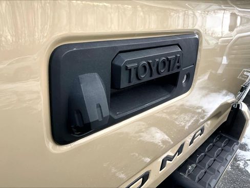 Used 2020 Toyota Tacoma TRD Off-Road image 29