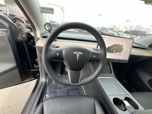 Used 2024 Tesla Model Y Long Range image 16