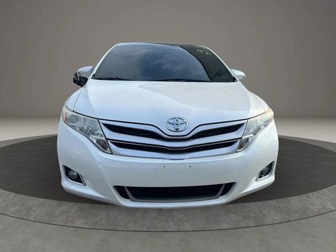 Used 2015 Toyota Venza XLE image 2