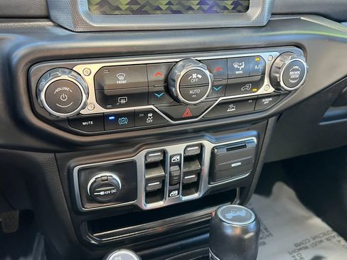 Used 2023 Jeep Wrangler Unlimited Sahara image 28