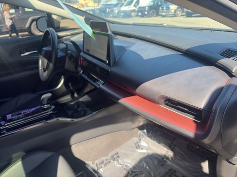 Used 2024 Toyota Prius Prime Premium w/ Advanced Technology Package FWD image 20