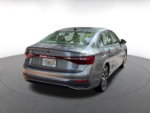Used 2025 Volkswagen Jetta SE FWD image 14