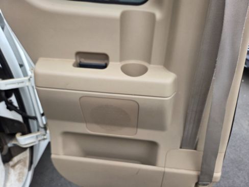 Used 2008 Nissan Titan SE image 9