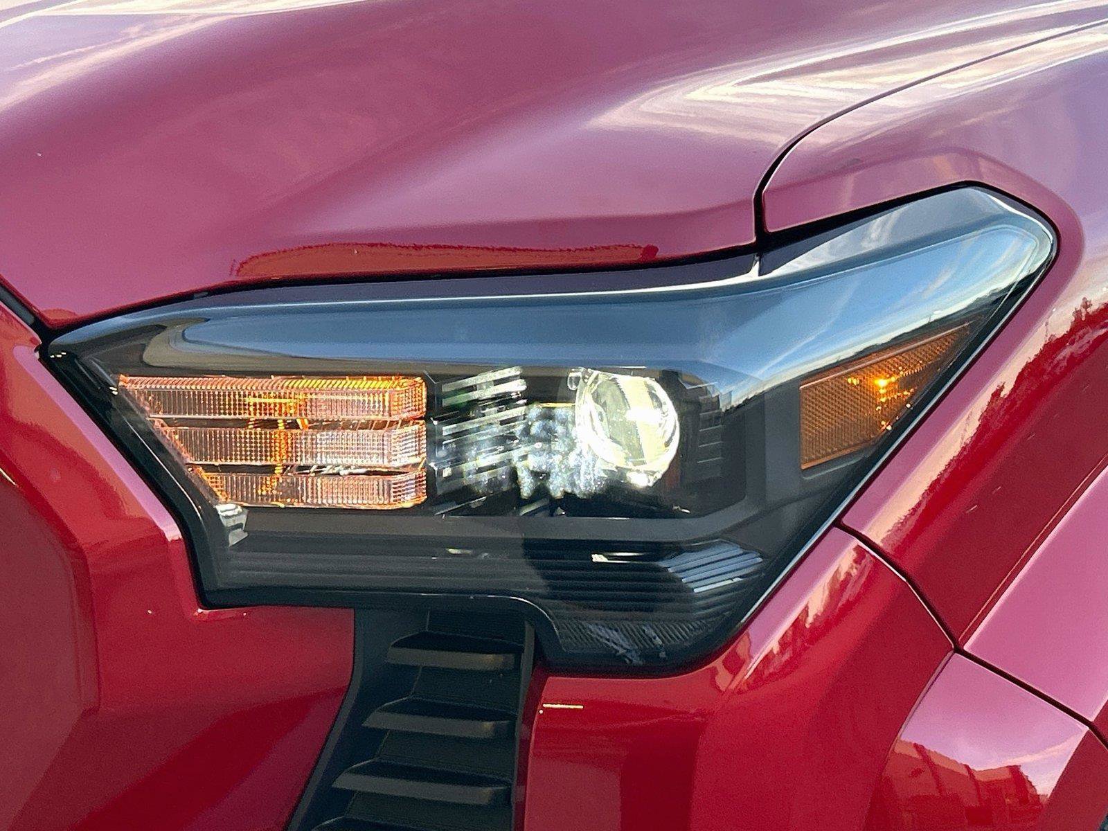 Used 2025 Toyota Tacoma SR5 AWD/4WD image 11