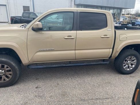 Used 2018 Toyota Tacoma SR5 image 3