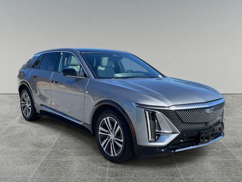 New 2025 Cadillac Lyriq Luxury image 7