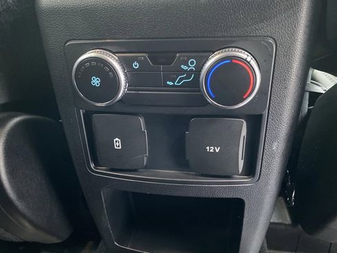 Used 2020 Ford Explorer XLT image 38