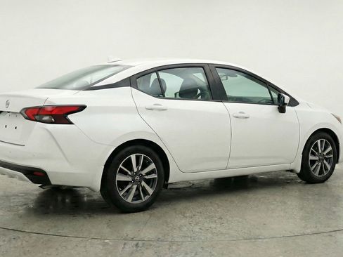 Used 2025 Nissan Versa SV image 9