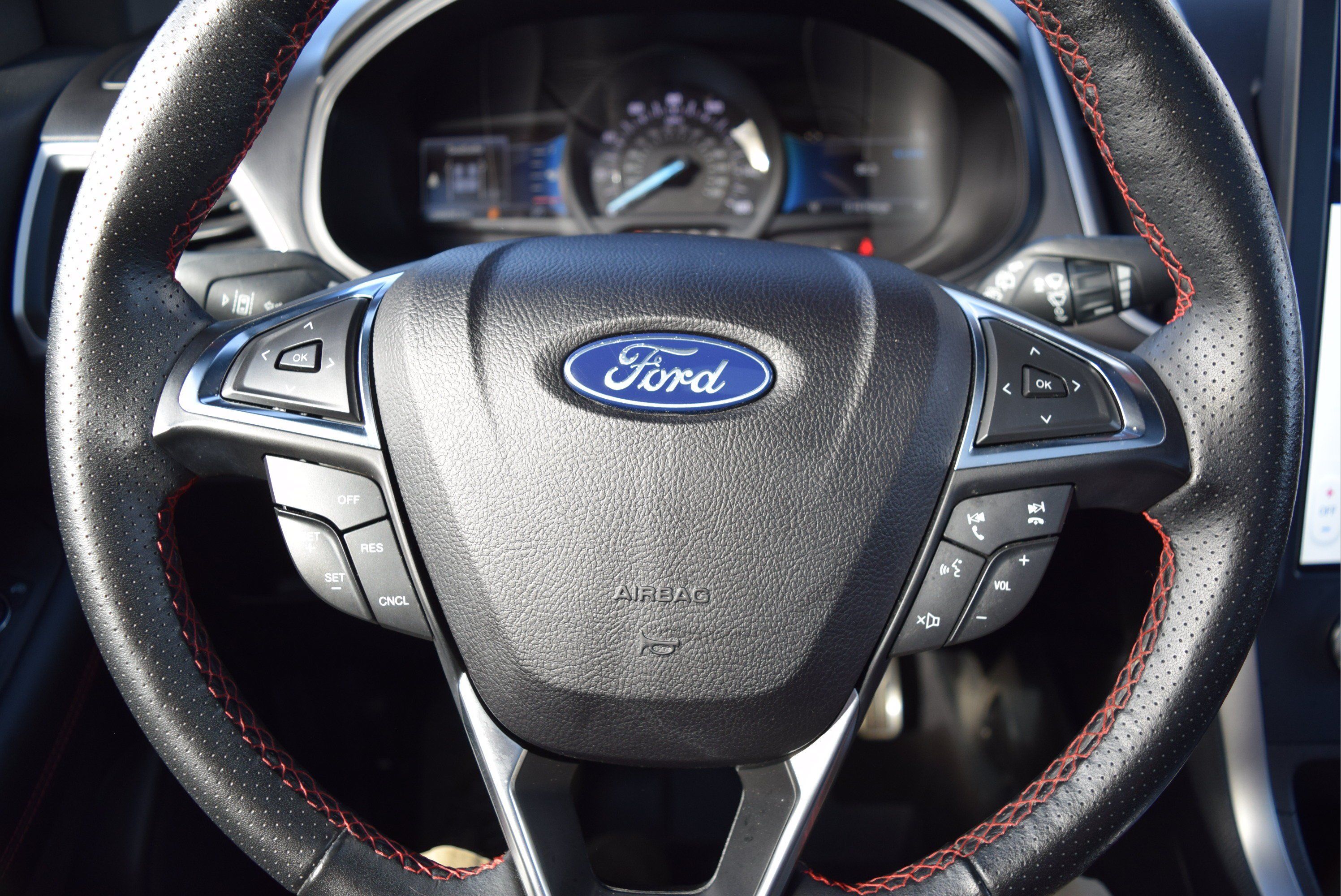 Used 2023 Ford Edge ST-Line AWD/4WD image 12