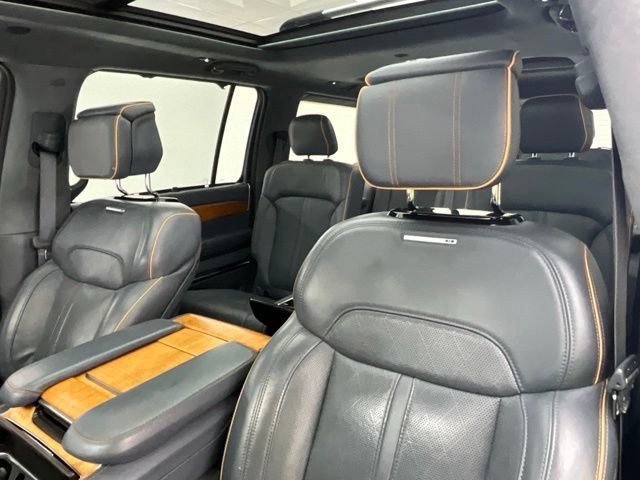 Used 2022 Jeep Grand Wagoneer Series II w/ Convenience Group III AWD/4WD image 6