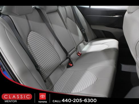 Used 2019 Toyota Camry L image 15