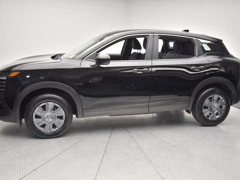 Used 2025 Nissan Kicks S AWD/4WD image 3