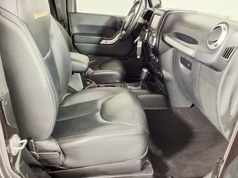 Used 2014 Jeep Wrangler Sahara w/ Connectivity Group AWD/4WD image 6