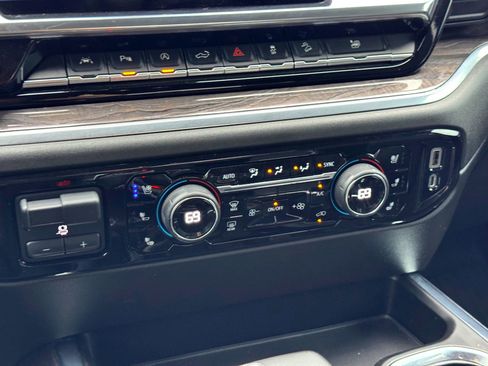 Used 2022 Chevrolet Silverado 1500 LTZ image 28