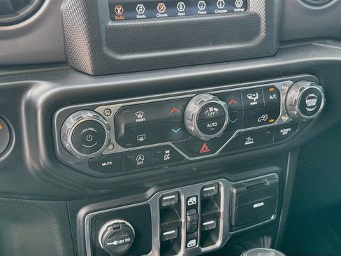 Used 2023 Jeep Wrangler Unlimited Sport AWD/4WD image 17
