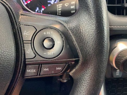 Certified 2022 Toyota RAV4 LE AWD/4WD image 12