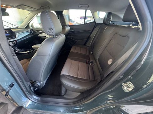 Used 2025 Chevrolet Trax LT image 23