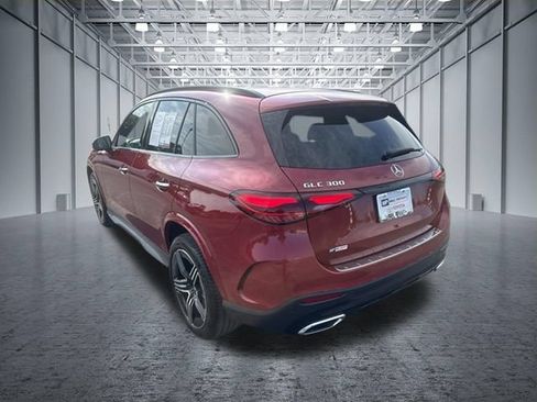 Used 2025 Mercedes-Benz GLC 300 image 3