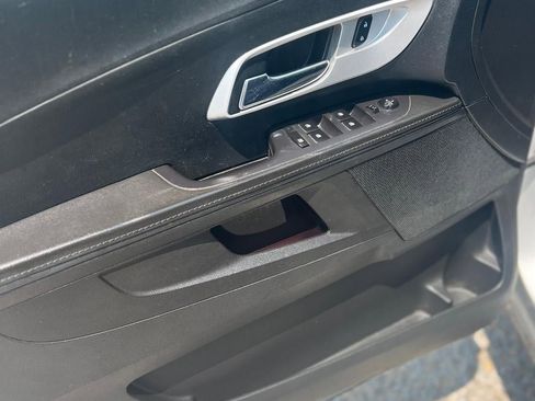 Used 2017 Chevrolet Equinox LT w/ Convenience Package FWD image 9