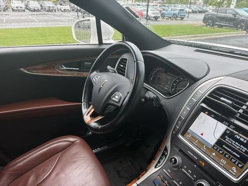 Used 2017 Lincoln MKX Reserve w/ Lincoln MKX Climate Package AWD/4WD image 10