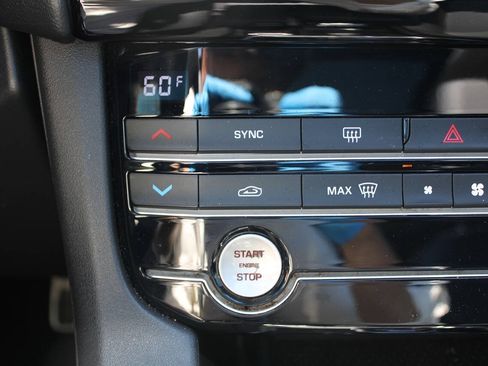 Used 2019 Jaguar F-PACE Premium AWD/4WD image 29