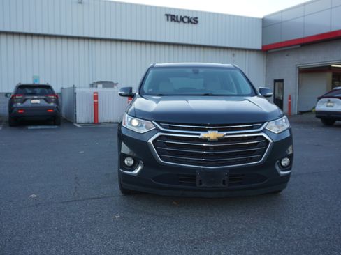 Used 2018 Chevrolet Traverse LT image 2