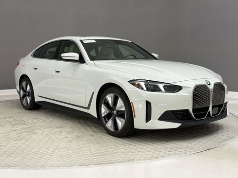 New 2026 BMW i4 eDrive40 w/ Premium Package RWD image 7