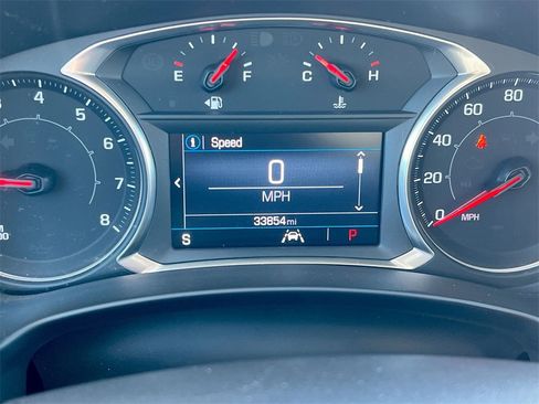 Used 2024 GMC Terrain SLE w/ Driver Convenience Package image 12