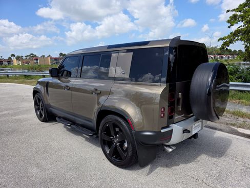 Certified 2024 Land Rover Defender 110 SE AWD/4WD image 2
