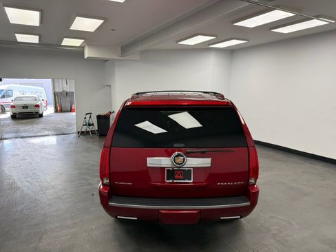 Used 2013 Cadillac Escalade Platinum image 8