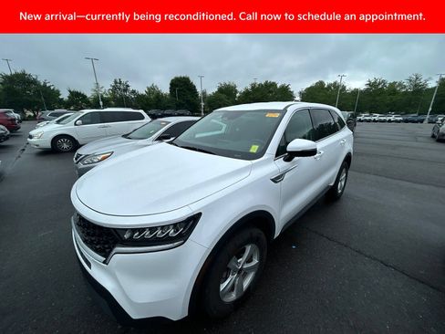 Used 2023 Kia Sorento LX AWD/4WD image 13