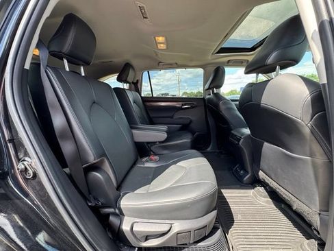 Used 2022 Toyota Highlander Limited AWD/4WD image 14
