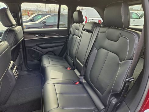 New 2025 Jeep Grand Cherokee Limited image 28