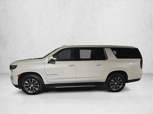 Used 2022 Chevrolet Suburban LT AWD/4WD image 8