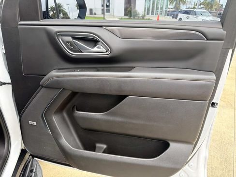 Used 2024 GMC Yukon AT4 AWD/4WD image 17