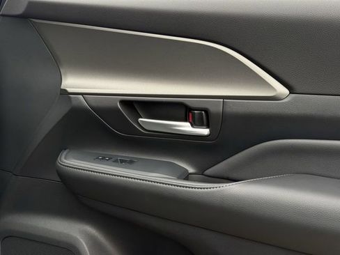 Used 2025 Toyota Grand Highlander FWD image 29