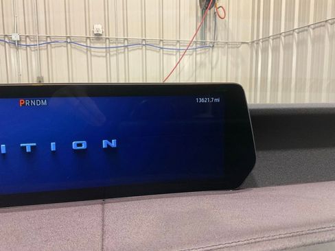 Used 2025 Ford Expedition Platinum w/ Platinum Ultimate Package image 17