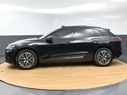 Used 2024 Audi Q8 e-tron Premium Plus w/ Premium Plus Package AWD/4WD image 6
