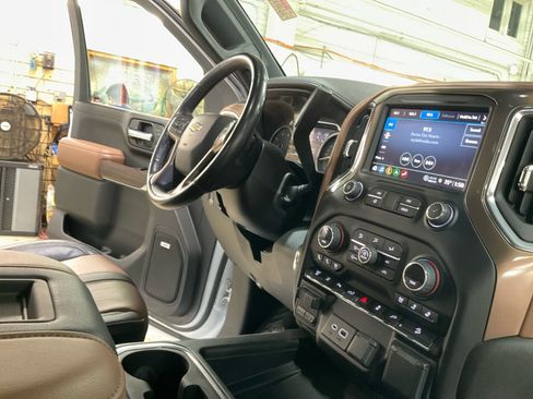 Used 2022 Chevrolet Silverado 3500 High Country w/ Z71 Off-Road Package AWD/4WD image 23