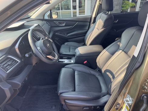 Used 2023 Subaru Ascent Limited w/ Technology Package AWD/4WD image 11