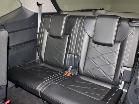 Used 2025 Volkswagen Atlas SE AWD/4WD image 23