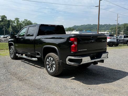 Used 2022 Chevrolet Silverado 2500 LT w/ Convenience Package AWD/4WD image 4