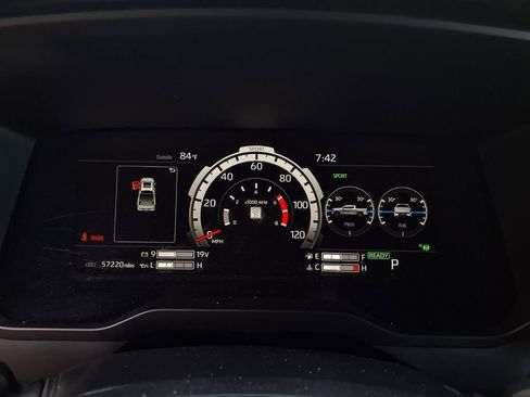 Used 2024 Toyota Tundra Limited image 12