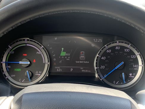 Used 2022 Toyota Highlander XLE image 20