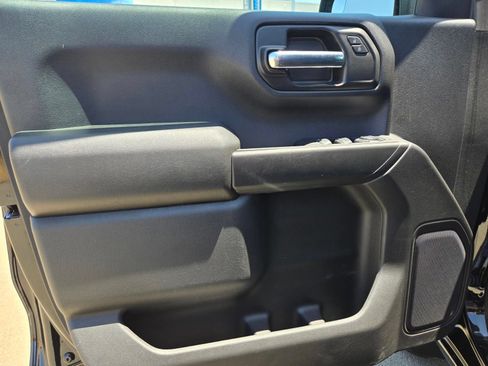 Used 2024 Chevrolet Silverado 1500 Custom Trail Boss w/ Dark Appearance Package AWD/4WD image 15