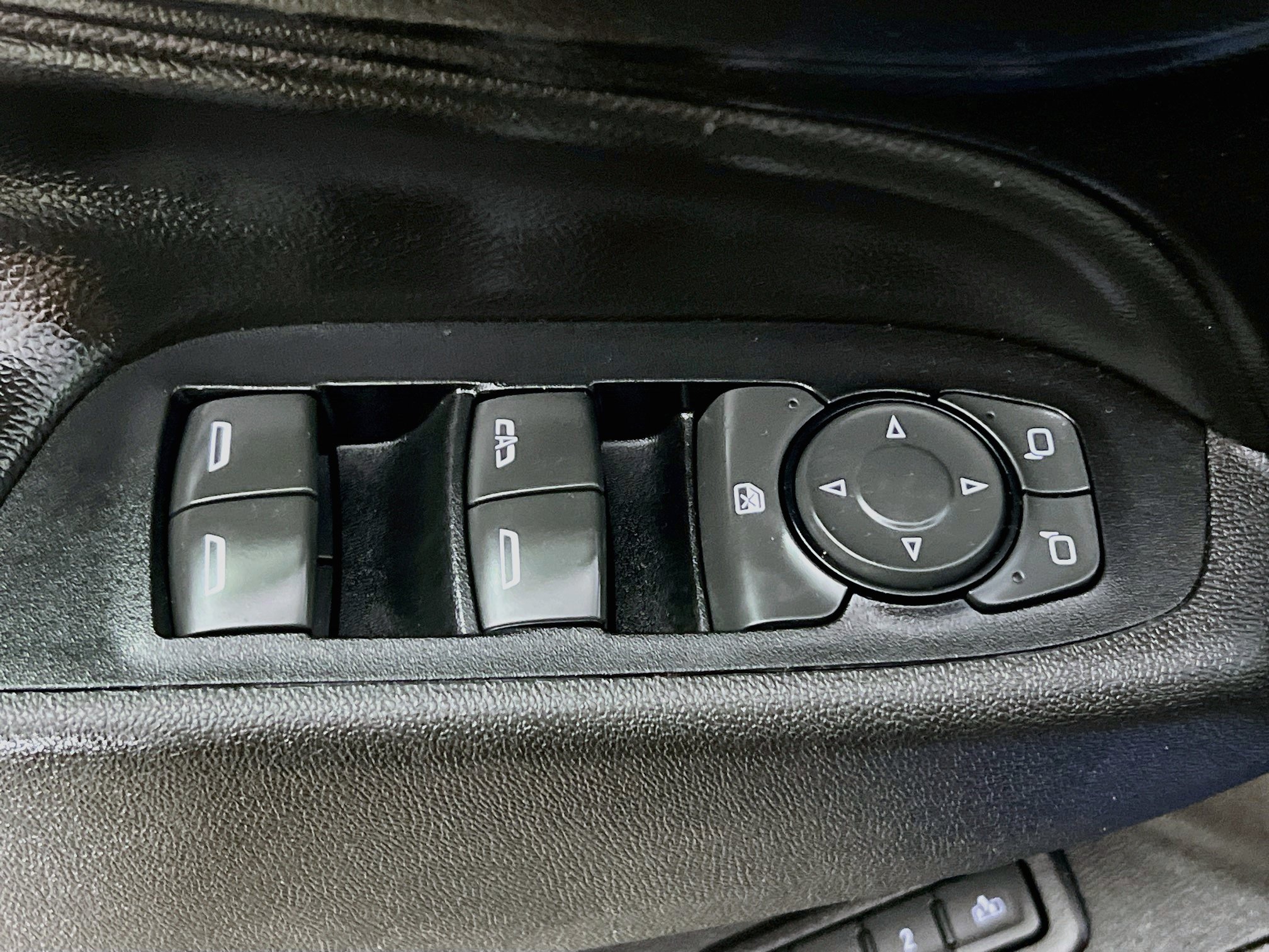 Used 2019 Chevrolet Equinox Premier FWD image 16