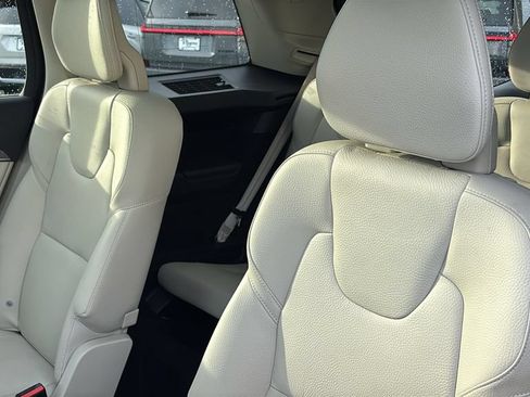 Used 2023 Volvo XC90 T8 Plus w/ Protection Package Premier AWD/4WD image 26