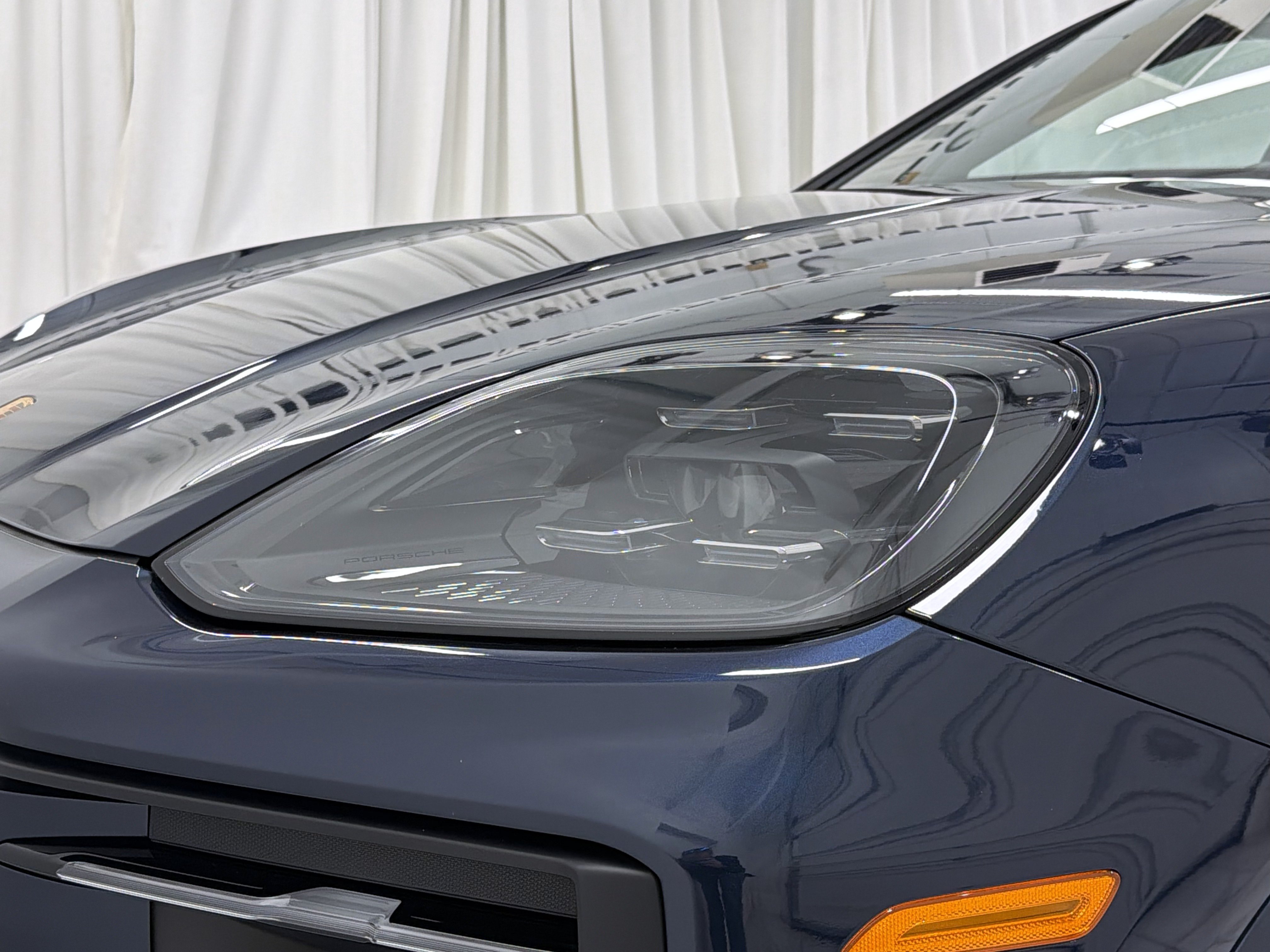 Certified 2024 Porsche Cayenne Coupe AWD/4WD image 16