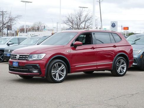 Used 2019 Volkswagen Tiguan SEL R-Line image 3